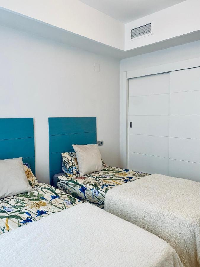 Sunshine Beach Front Complex, Wifi, Modern Casares Exterior photo