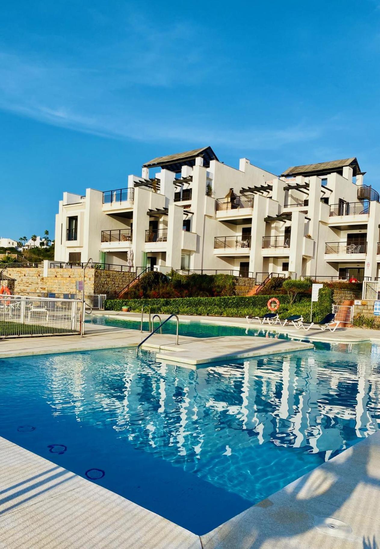 Sunshine Beach Front Complex, Wifi, Modern Casares Exterior photo